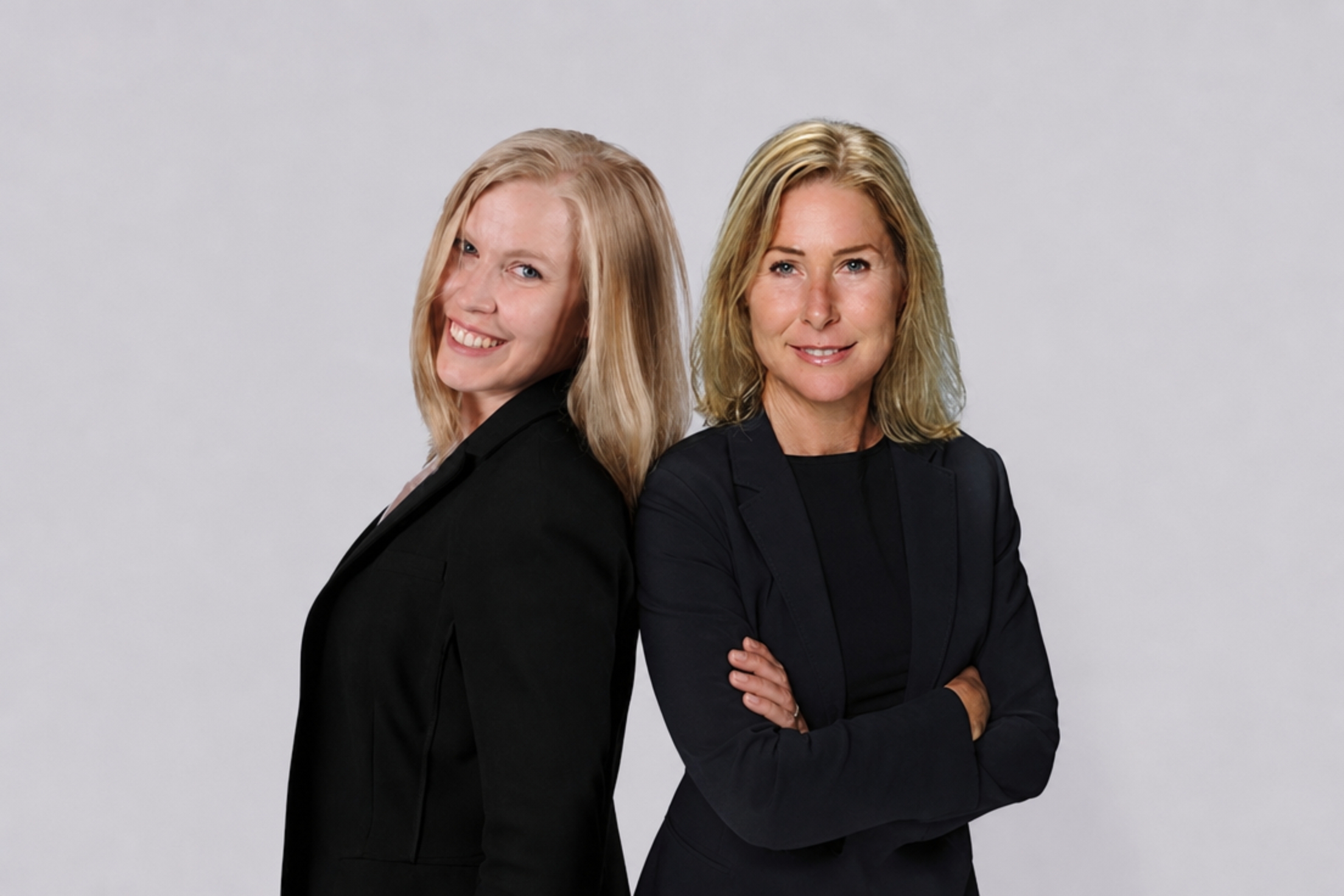 Hallo, wir sind die Rechtsanwältinnen Sabine Hermann, Ulrike Ludolf und Silke Werner. Wir sind Fachanwältinnen für Familienrecht, für Arbeitsrecht und für Verkehrsrecht. Hallo, wir sind die Rechtsanwältinnen Sabine Hermann, Ulrike Ludolf und Silke Werner. Wir sind Fachanwältinnen für Familienrecht, für Arbeitsrecht und für Verkehrsrecht.